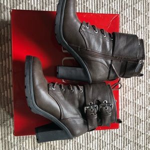 Guess heel boots brown